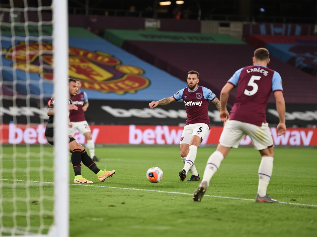 曼联半场0-1落后西汉姆:射门5-4稍占优,控球率47%对53%略处下风 从表面上看,曼联与西汉姆在半场的数据表现